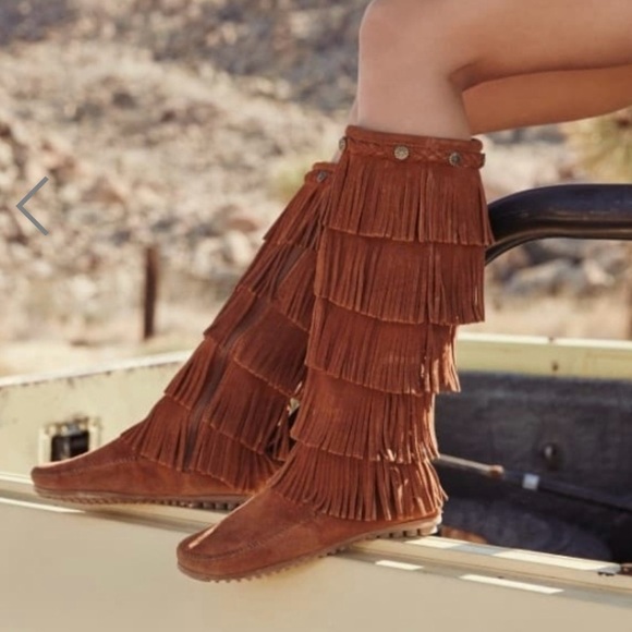 5-Layer Fringe Minnetonka Boots - Picture 1 of 7